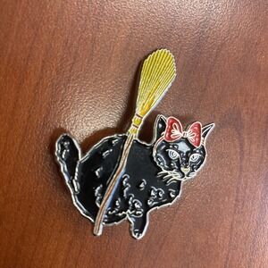 VTG Black‎ cat With A Broom And Red Bow Pin RARE 2 Back Pins Halloween enamel